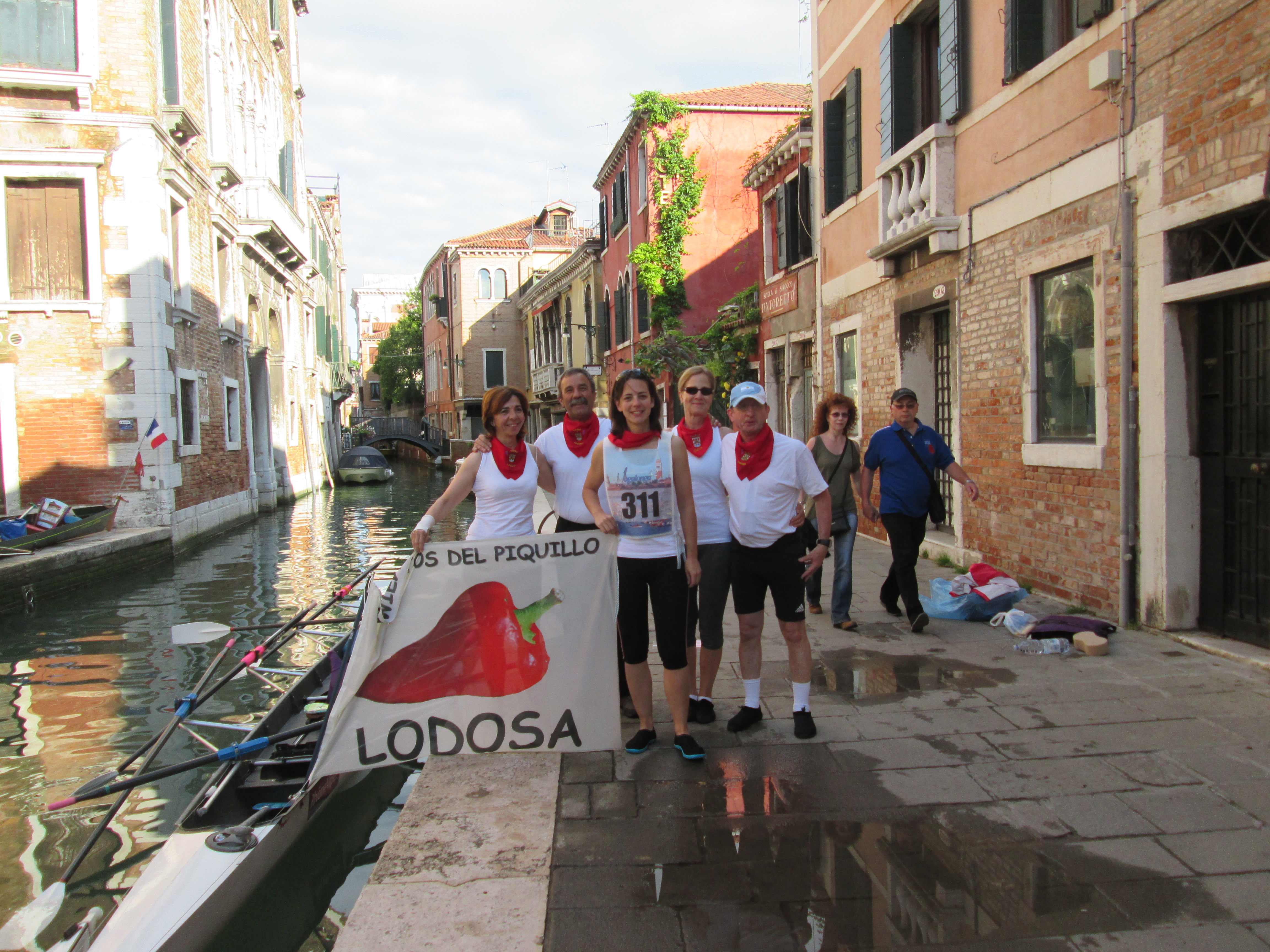 Los remeros máster participan en la regata internacional de Vogalonga representando a Navarra